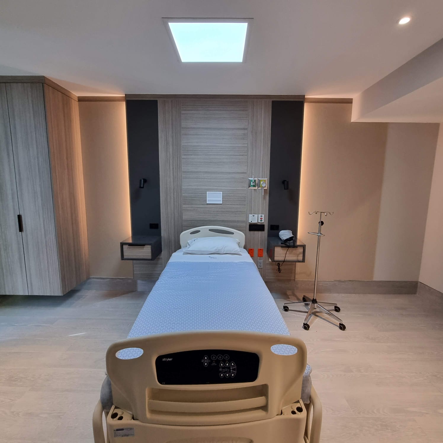 Iluminación profesional en sala de terapia