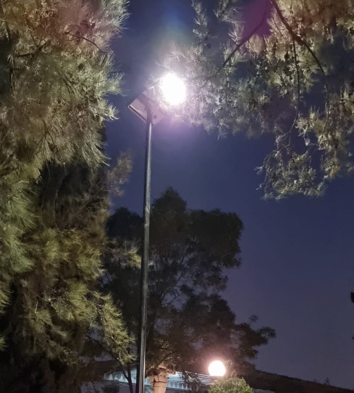 Iluminación solar en caminos y accesos